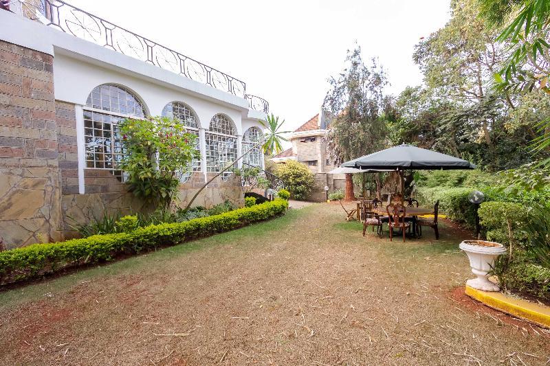 Lavington Hill House Hotel Nairobi Bagian luar foto